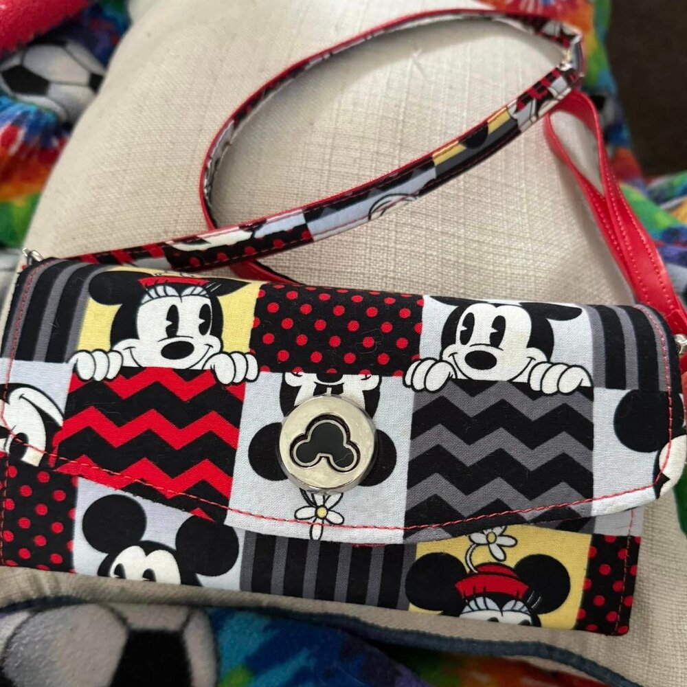 Minnie Mouse Crossbody
